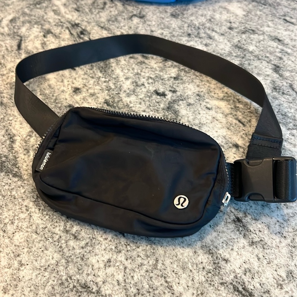 Lululemon cross body bag.